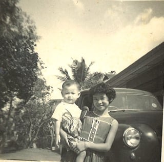 EtonHouse Founder Mrs Ng Gim Choo, 1962, with youngest sister.jpg