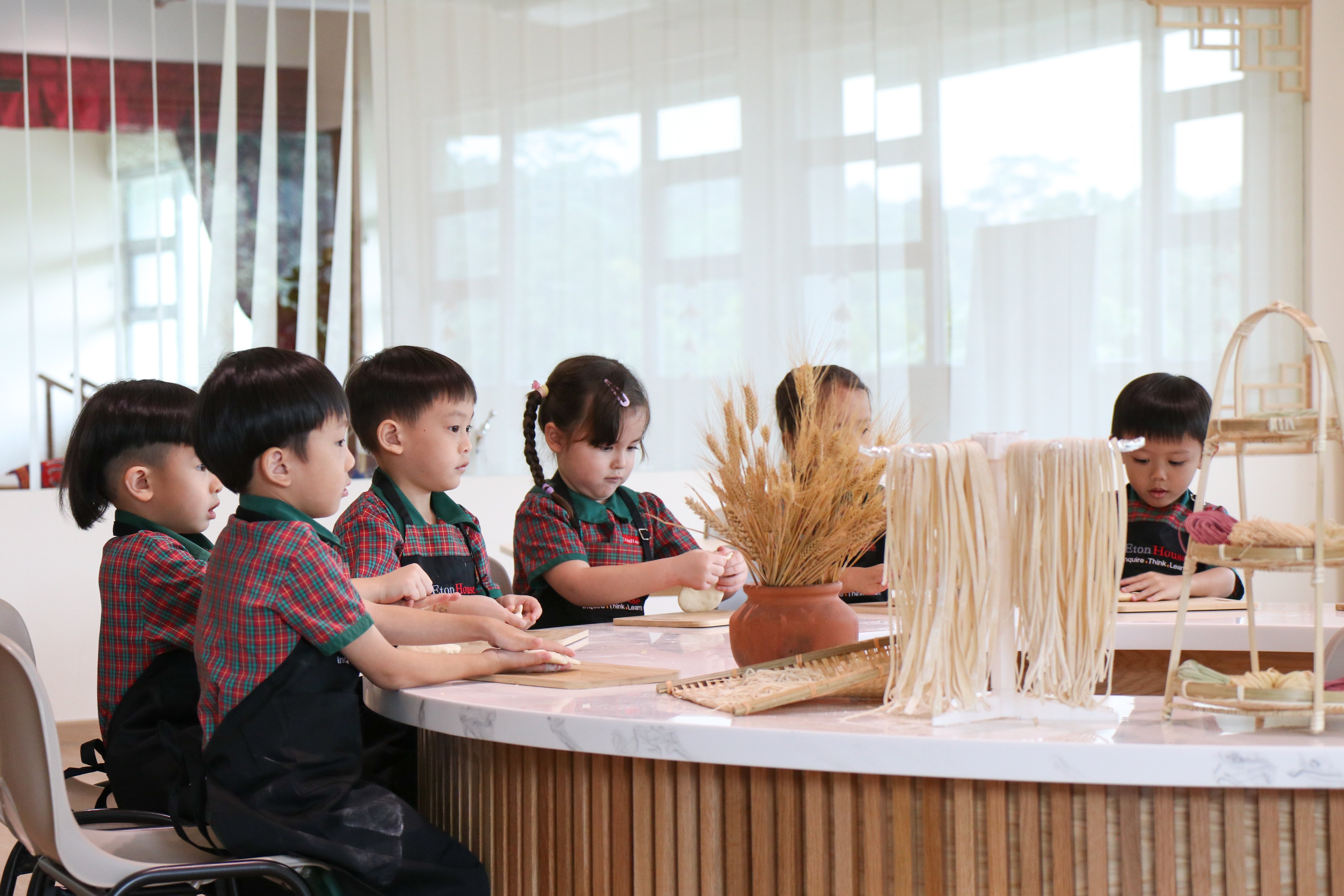 Children Experience Making La-Mian from Scratch 