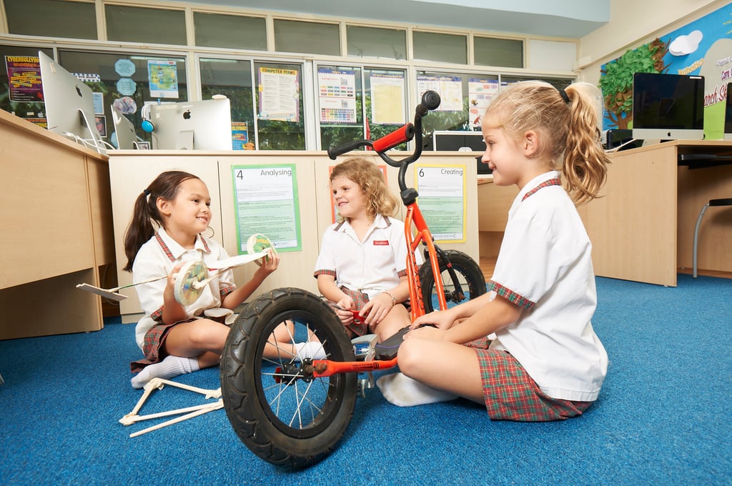 Tinkering in MakerSpace in EtonHouse International School Broadrick