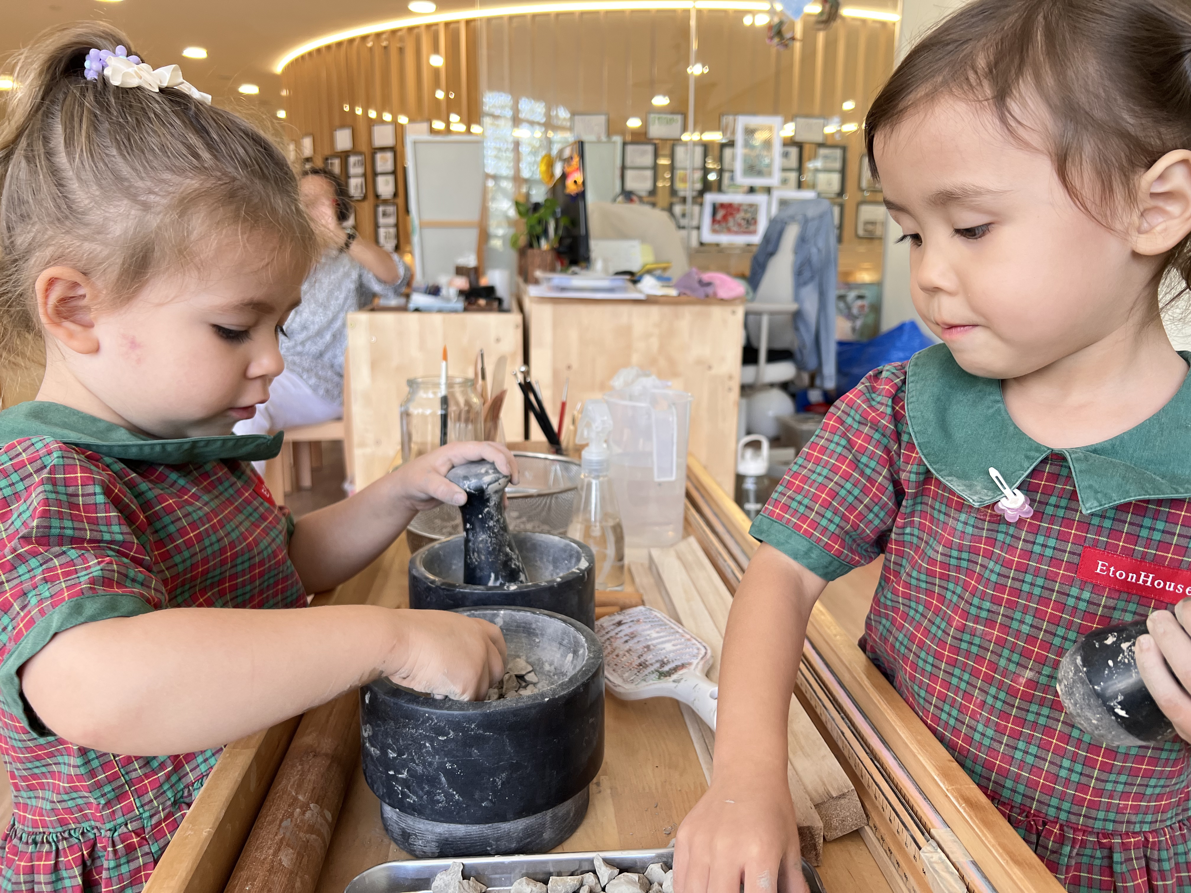 <span id="hs_cos_wrapper_name" class="hs_cos_wrapper hs_cos_wrapper_meta_field hs_cos_wrapper_type_text" style="" data-hs-cos-general-type="meta_field" data-hs-cos-type="text" >In conversation with Clay: Touch, Imagination and Collaboration</span>